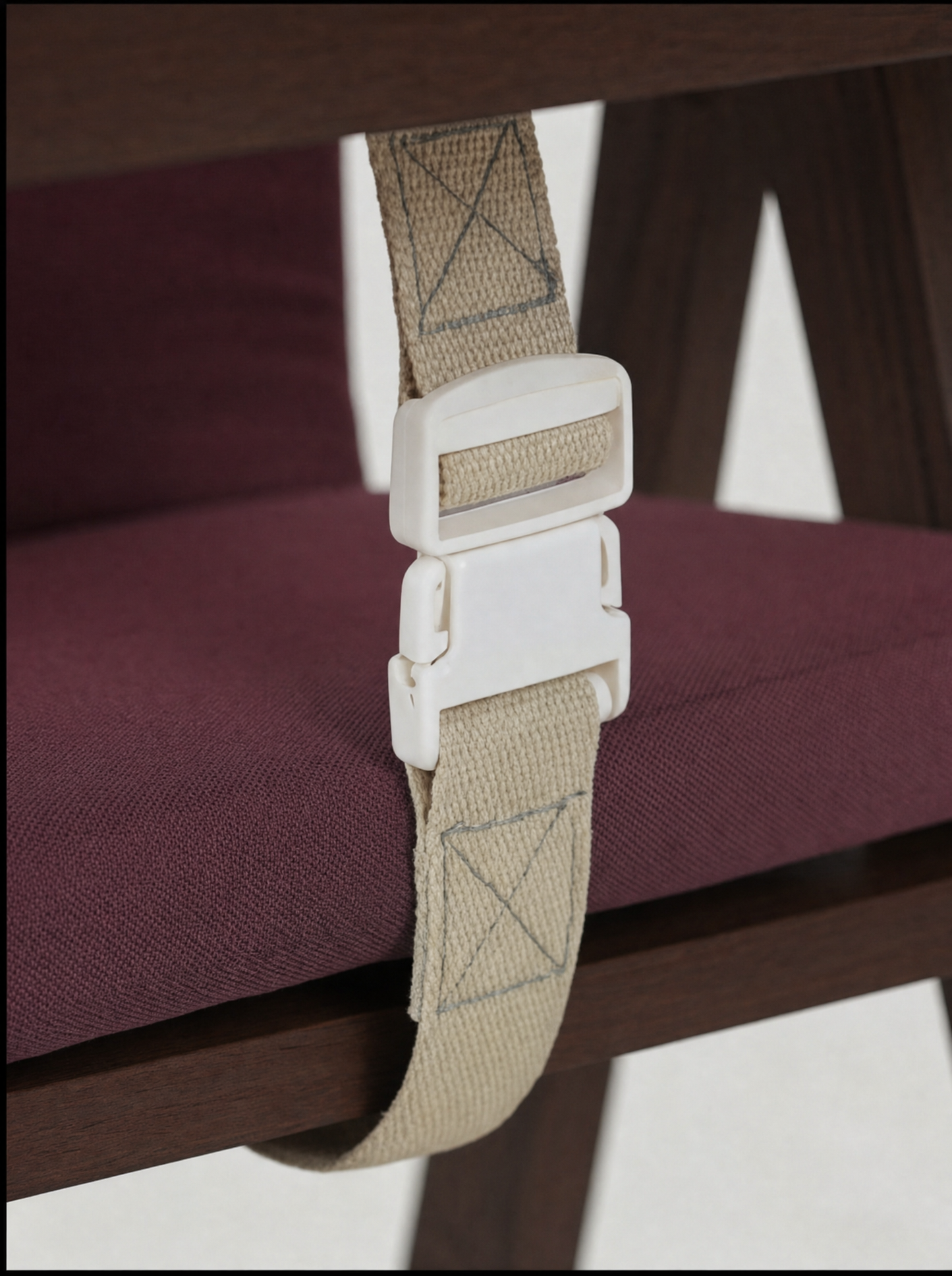 chaise NIDOU-Foncé noyer — Bientôt disponible